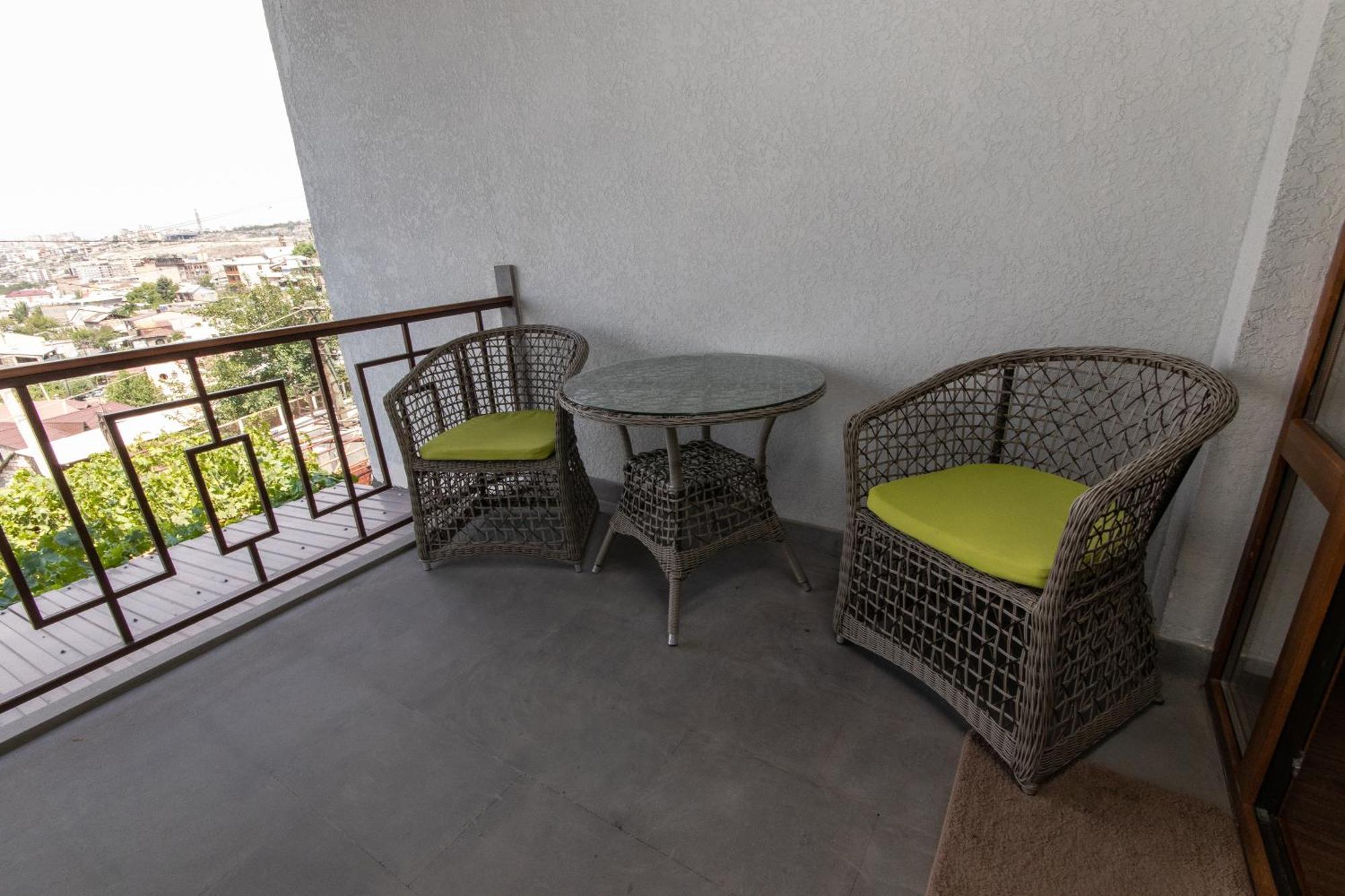 Hillside Guest House Erivan Dış mekan fotoğraf